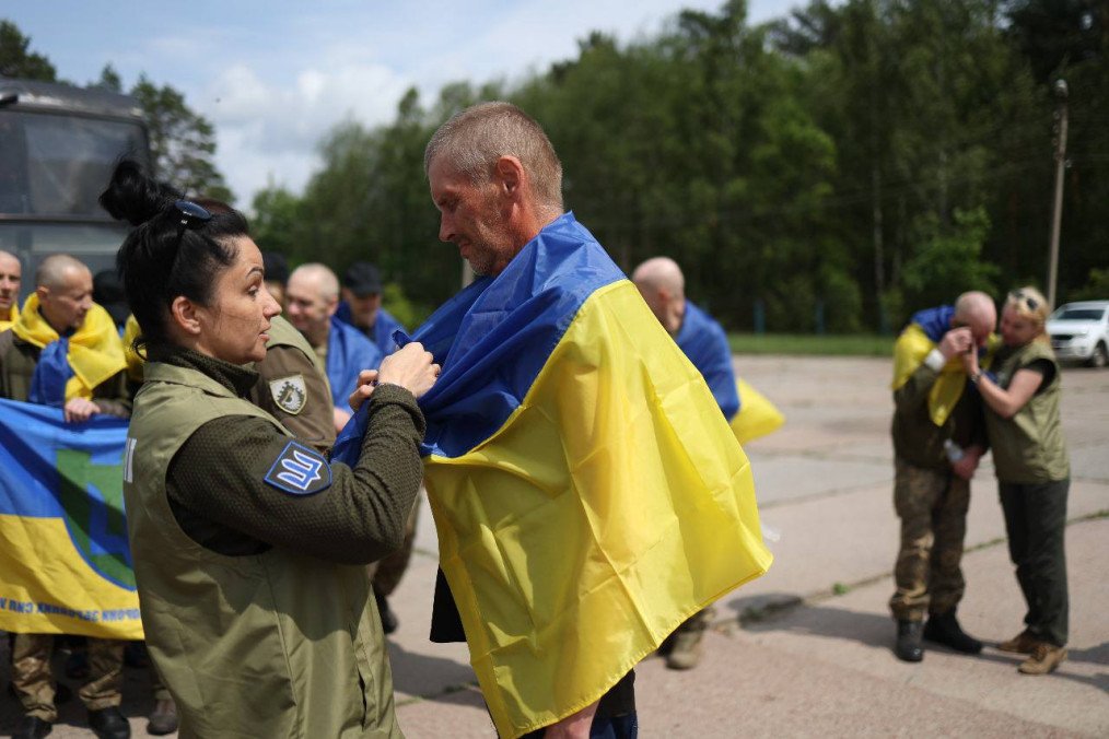 Ukraine Returns More Defenders From Russian Captivity in Forth Exchange This Week Ukraine Returns More Defenders From Russian Captivity in Forth Exchange This Week