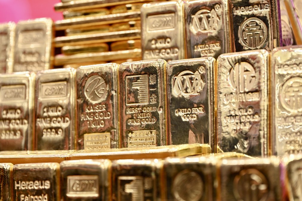 Russia’s Bank Gold Reserves Fall 46% Over the Year