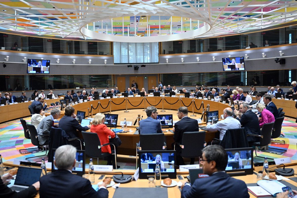 EU Fails to Pass 18th Sanctions Package Against Russia as Slovakia Blocks Decision Again EU Fails to Pass 18th Sanctions Package Against Russia as Slovakia Blocks Decision Again