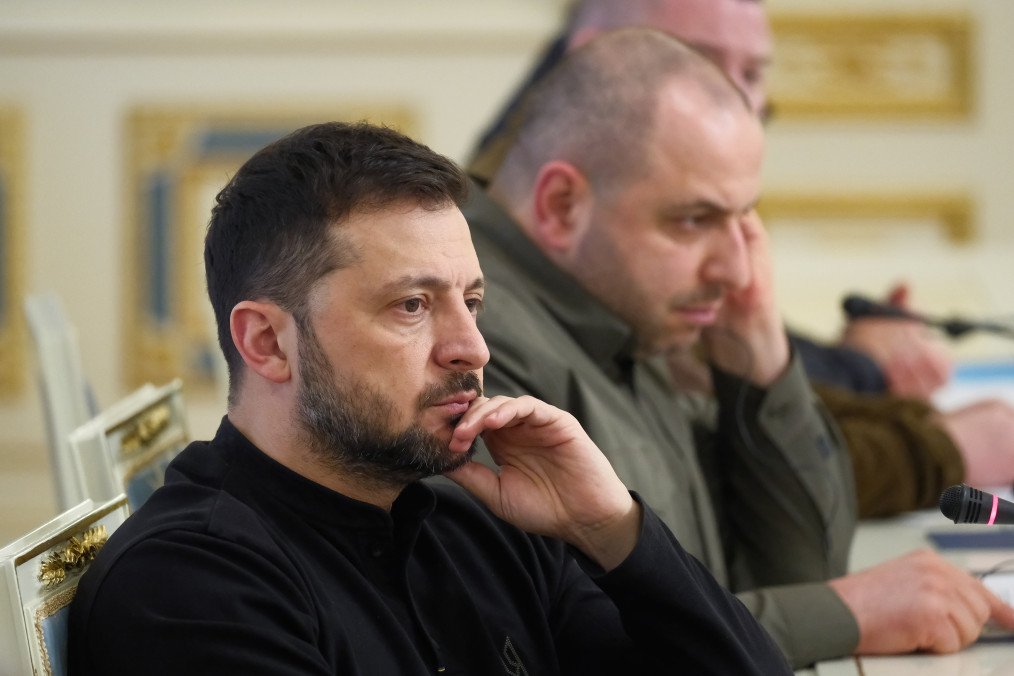 Zelenskyy: Over 100 Ukrainian Brigades on the Frontlines Need Daily Equipment Support