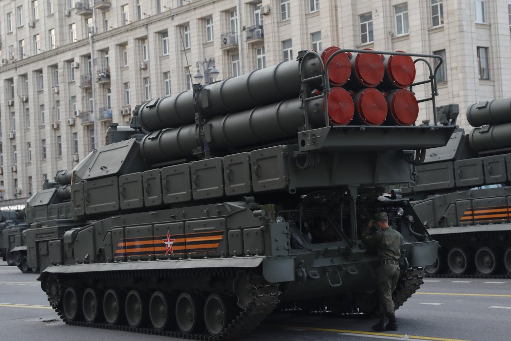 Ukrainian Special Forces Destroy $45M Russian Buk-M3 Air Defense System and Rare Uragan MLRS Ukrainian Special Forces Destroy $45M Russian Buk-M3 Air Defense System and Rare Uragan MLRS