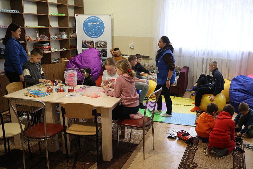 Illustrative image: children who were evacuated from the villages of Kushuhum and Yuliivka in the Zaporizhzhia region play at a transit centre in Zaporizhzhia on January 9, 2026, amid the Russian invasion of Ukraine. (Source: Getty Images)