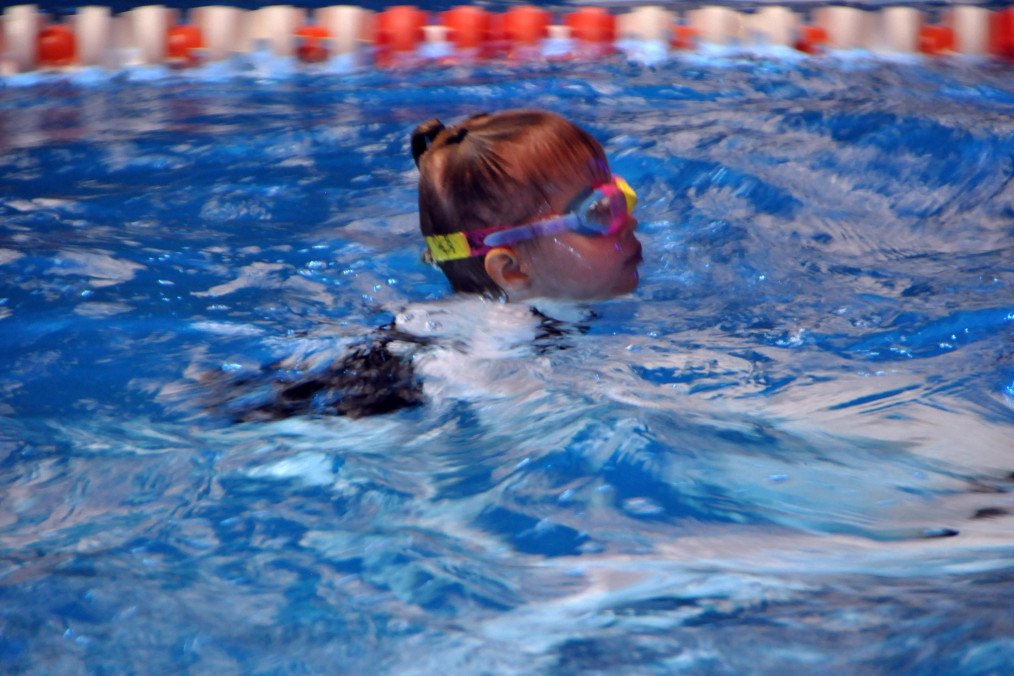 Two-Year-Old Girl From Odesa Sets Ukraine’s Swimming Record