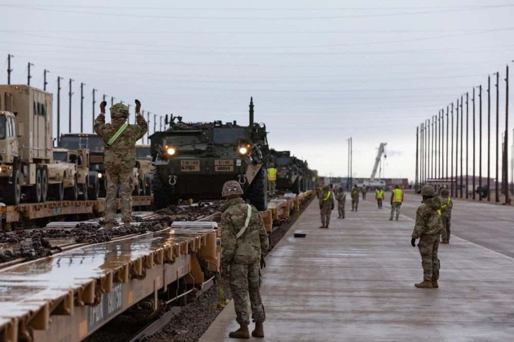 US Army armored vehicles from the 4th Infantry Division are loaded onto a military train in Germany on April 5, 2025. (Photo: DVIDS)