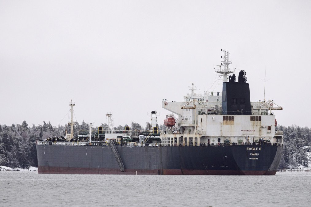 Crew Aboard Oil Tanker Reportedly Planned to Sabotage More Baltic Cables, Investigation Finds