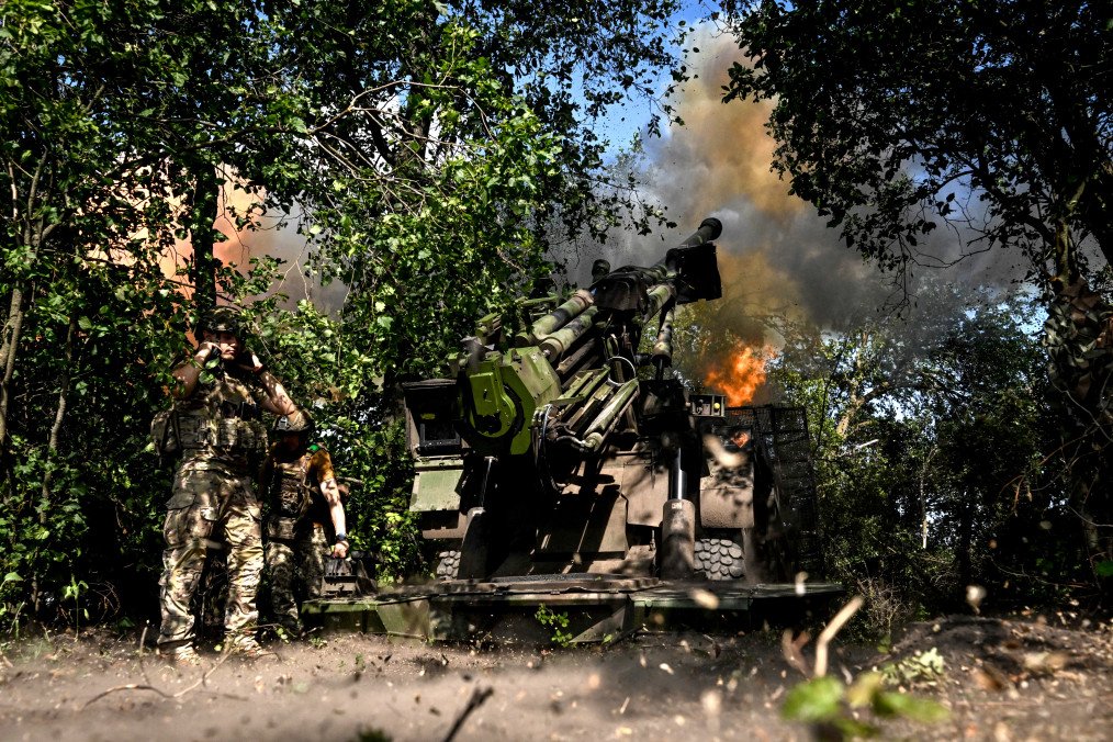 Soldiers from the 148th Separate Artillery Zhytomyr Brigade of the Ukrainian Armed Forces fire a CAESAR self-propelled howitzer in the Oleksandrivka sector, Dnipropetrovsk region, Ukraine, on June 23, 2026. (Source: Getty Images) Soldiers from the 148th Separate Artillery Zhytomyr Brigade of the Ukrainian Armed Forces fire a CAESAR self-propelled howitzer in the Oleksandrivka sector, Dnipropetrovsk region, Ukraine, on June 23, 2026. (Source: Getty Images)