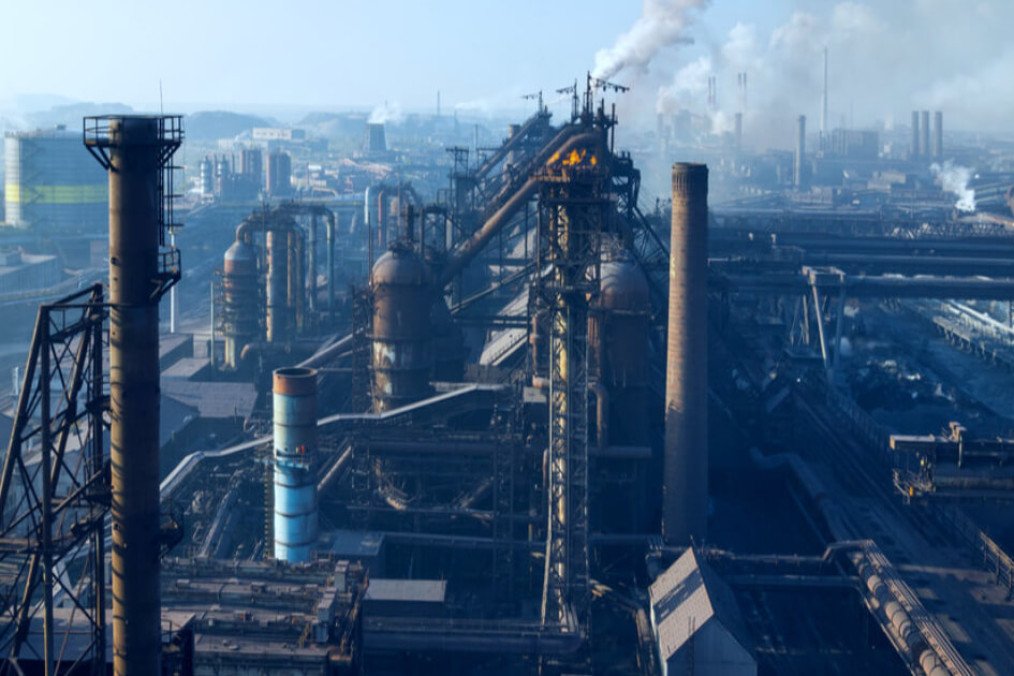 Kadyrov Allies Are Looting Mariupol’s Steel Plant, Shipping Metals and Equipment to Russia