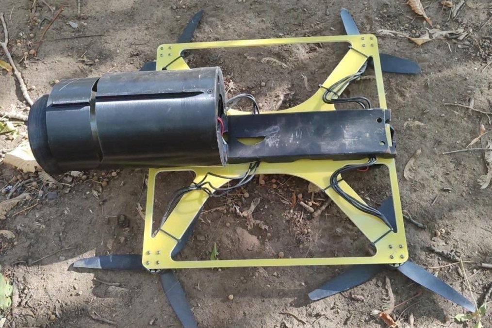 Captured Russian fiber-optic drone displayed by Ukrainian servicemen in Ukraine, September 2024. (Photo: Serhii Flash)