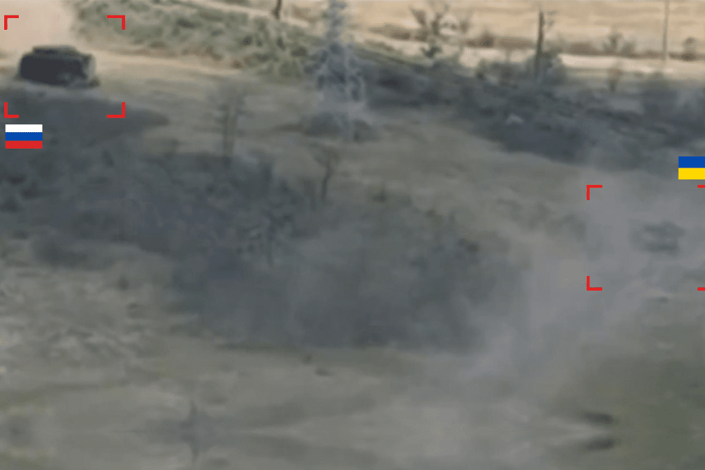Face to Face: Ukrainian Tank Confronts Russian Armored Beast in Donbas Duel, Video