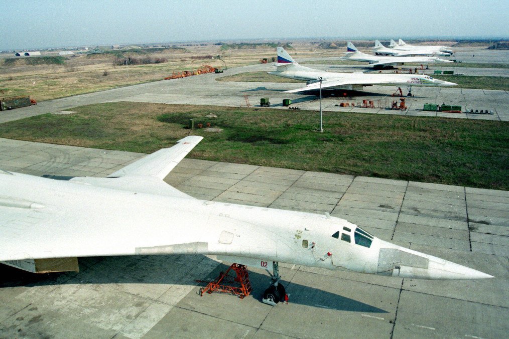 Russia Deploys Ukrainian Tu-160 Bombers Handed Over in 1999 Gas Deal, Investigation Reveals