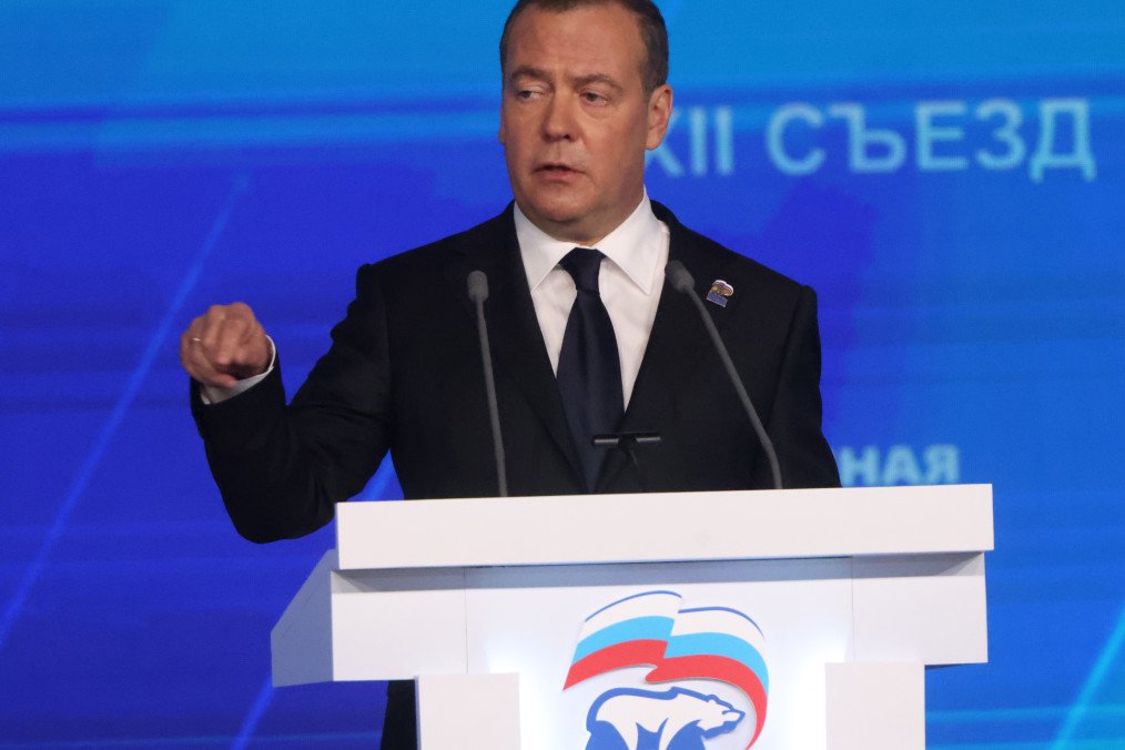 Medvedev Threatens Europe with “Punishment by All Available Means”