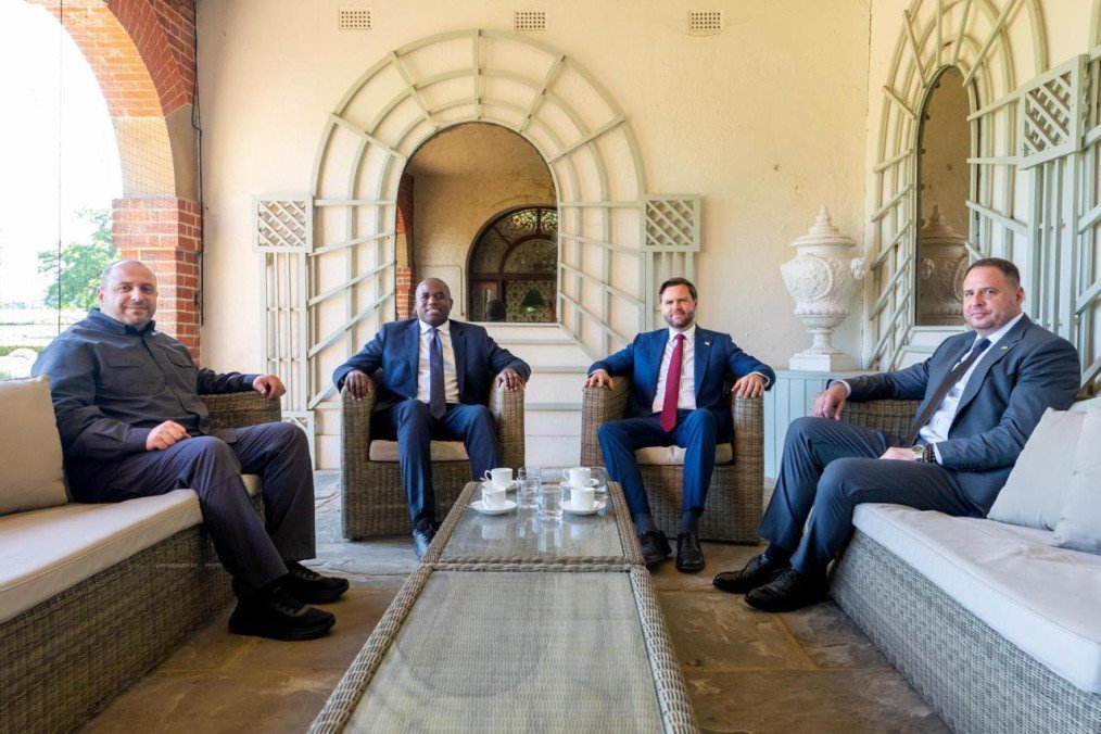 Europe Sets Red Lines for Ukraine Peace Talks Before Trump–Putin Summit