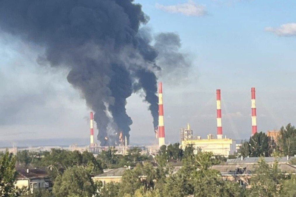 Smoke rises from the Kuibyshev oil refinery in Russia’s Samara region following an airstrike, June 10, 2026.