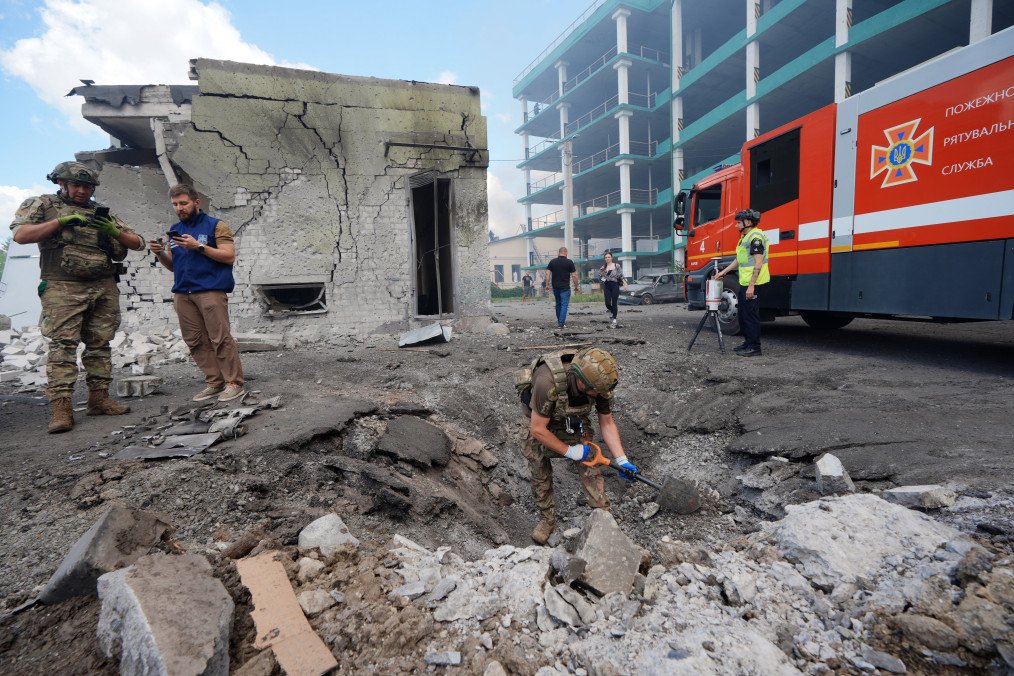 Russia Bombs Kharkiv Medical Center With Guided Bomb, Killing One Person, Injuring 12