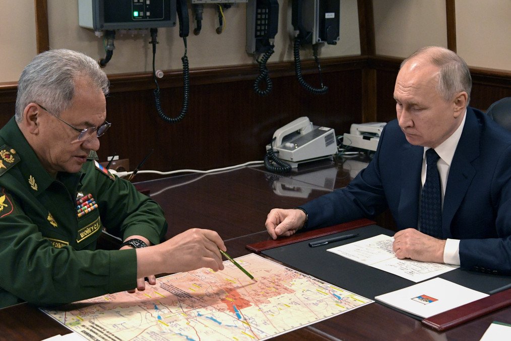 Russia Threatens Western Troops in Ukraine as “Legitimate Military Targets” Russia Threatens Western Troops in Ukraine as “Legitimate Military Targets”
