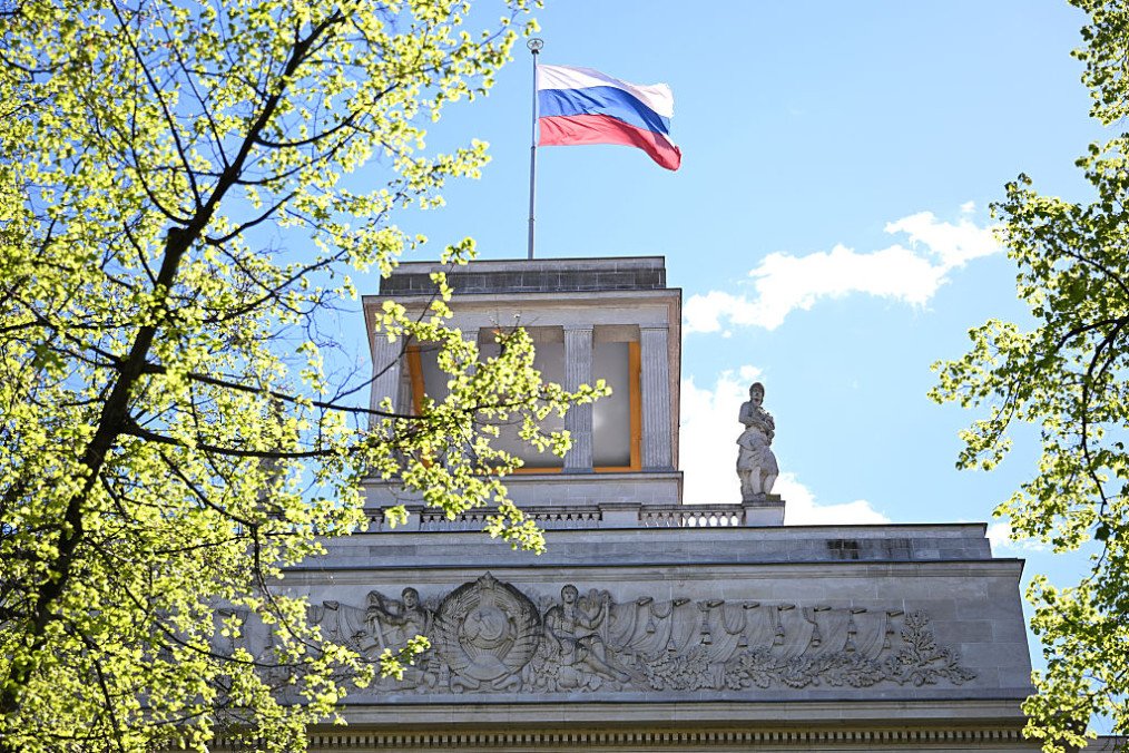 A flag of Russia flies on a building on the grounds of the Russian embassy in the city center of Berlin, Germany. (Source: Getty Images)