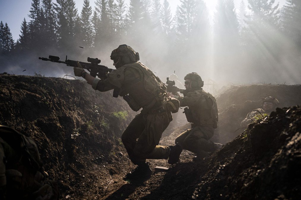 Instructors from the Norwegian Home Guard 12th District Company participate in a blank fire exercise, together with Ukrainian soldiers, on August 25, 2023, north of Trondheim, Norway. (Source: Getty Images)