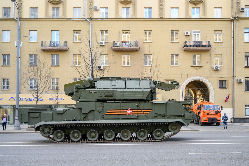 Ukraine Destroys $25 Million Russian Tor-M2 Air Defense System, Video Ukraine Destroys $25 Million Russian Tor-M2 Air Defense System, Video