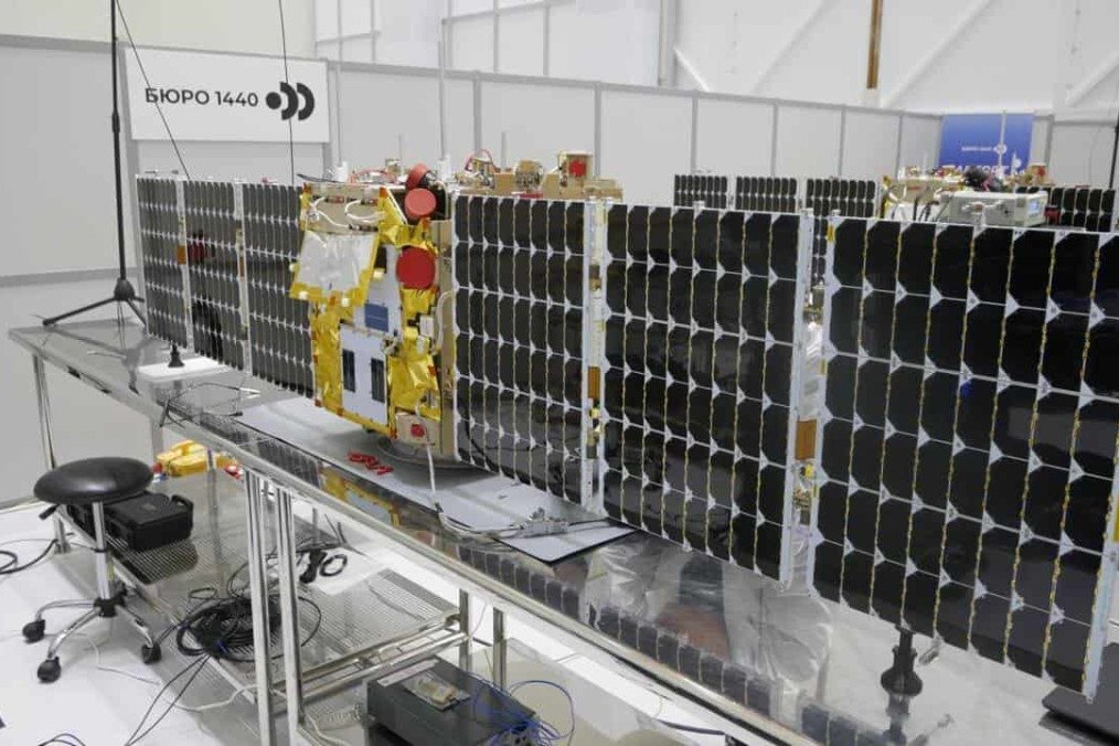 Assembly of the Russian analogue of Starlink, the “Rassvet” project satellite, in Russia. Assembly of the Russian analogue of Starlink, the “Rassvet” project satellite, in Russia.