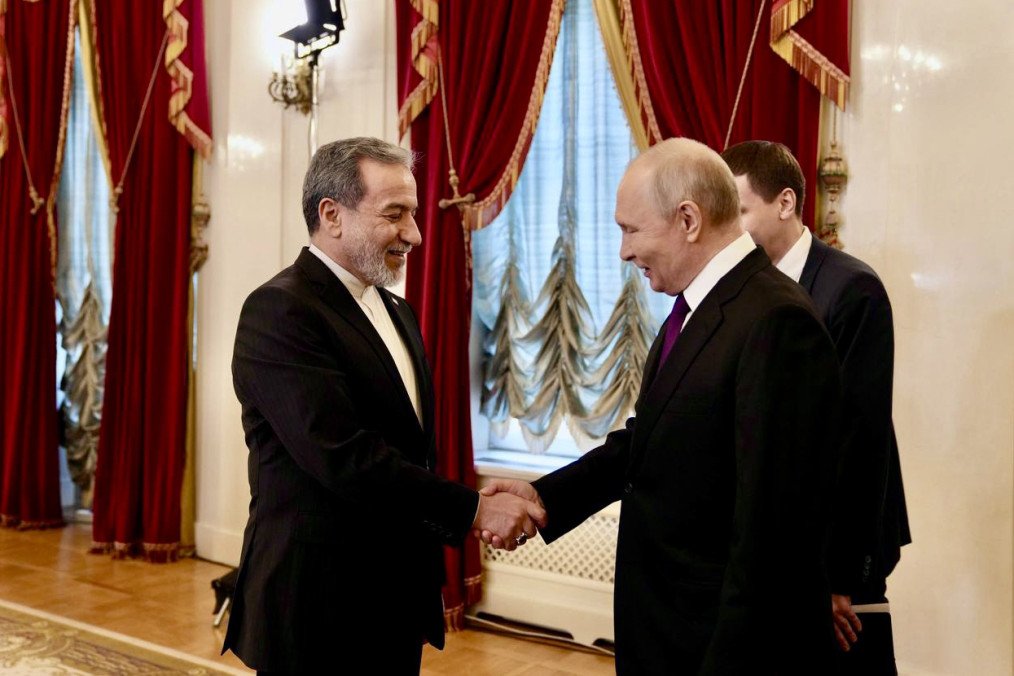 The Russian leader, Vladimir Putin, met with Iranian Foreign Minister Abbas Araghchi in Saint Petersburg. (Source: Getty Images)