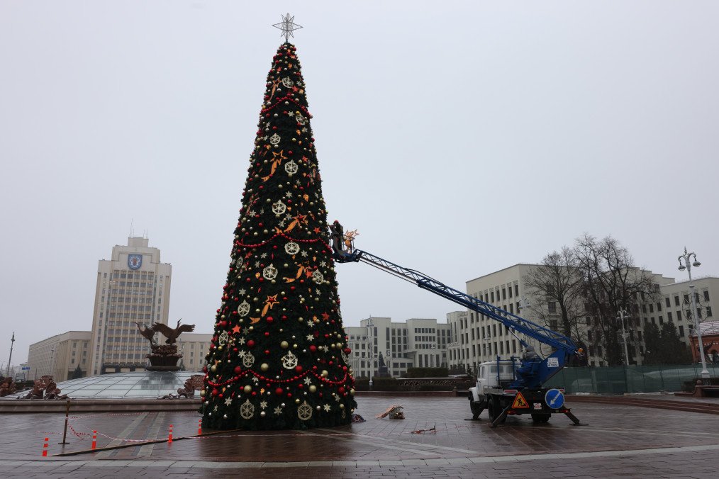 Belarus Schools Ban Santa Claus and 'Jingle Bells' During Holiday Season