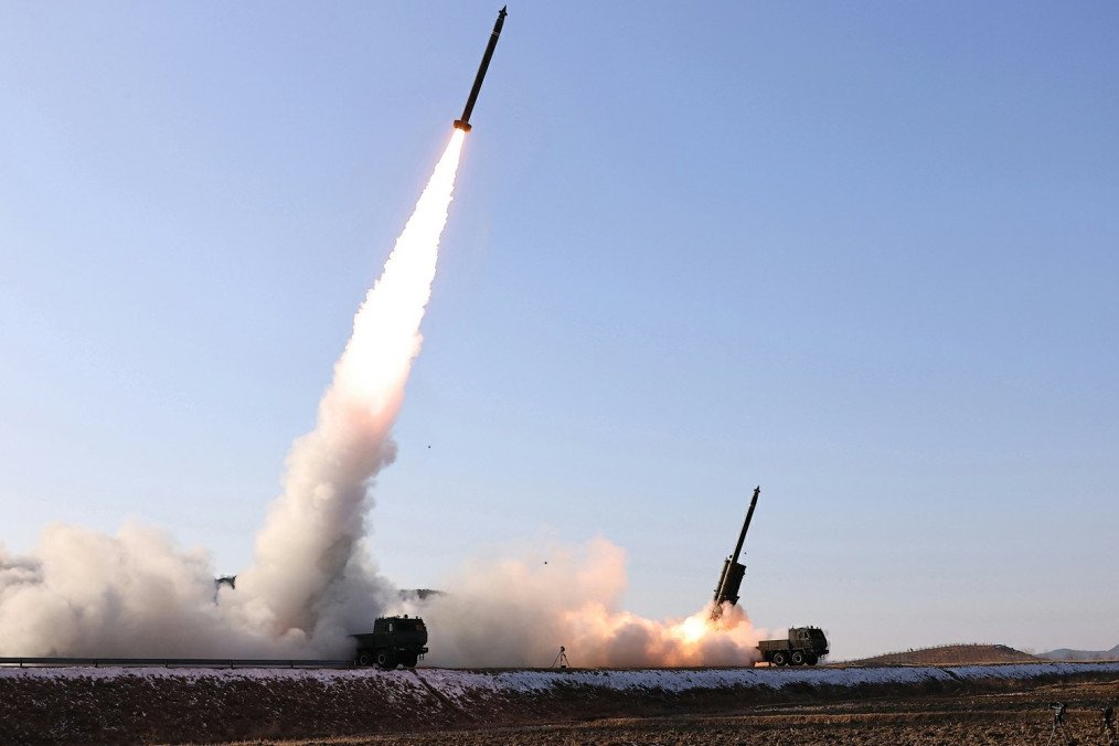 North Korean KN-25 multiple launch rocket systems fire during tests, January 2026. (Source: KCNA)