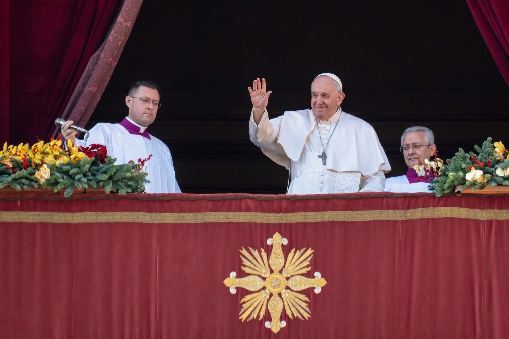 Pope Francis Calls for Ceasefire in Ukraine and Global Conflict Zones Ahead of Christmas