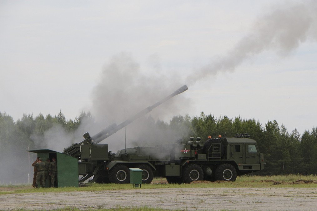 2S43 Malva is a 152mm self-propelled howitzer mounted on an 8×8 wheeled chassis. 2S43 Malva is a 152mm self-propelled howitzer mounted on an 8×8 wheeled chassis.