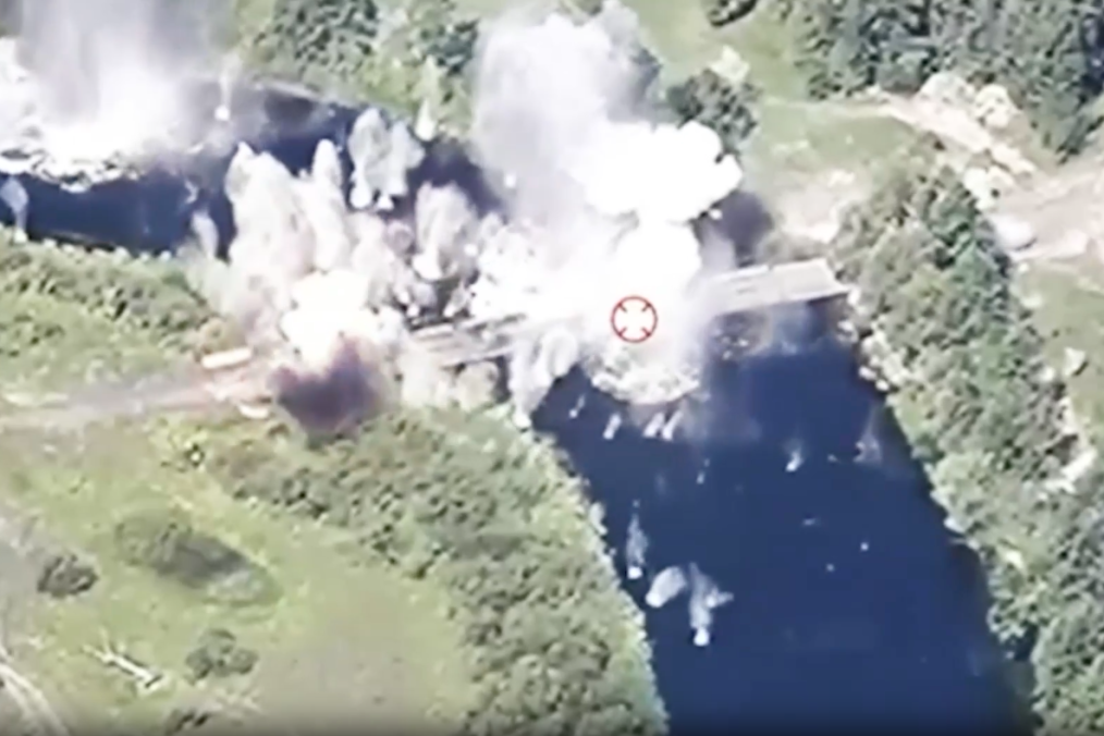 Video Footage of Ukrainian Forces Destroying Pontoon Crossings in Kursk Region, Russia