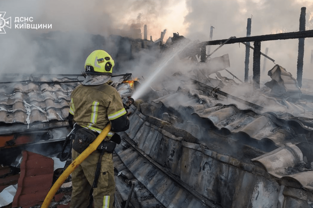 Ukrainian firefighters extinguish a blaze at a site struck during a Russian missile attack in the Kyiv region on July 24, 2026. (Photo: DSNS Kyiv Region)