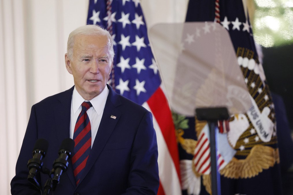 Biden Plans New Sanctions on Russia's Energy Sector in Final Weeks of Presidency, WP Reports