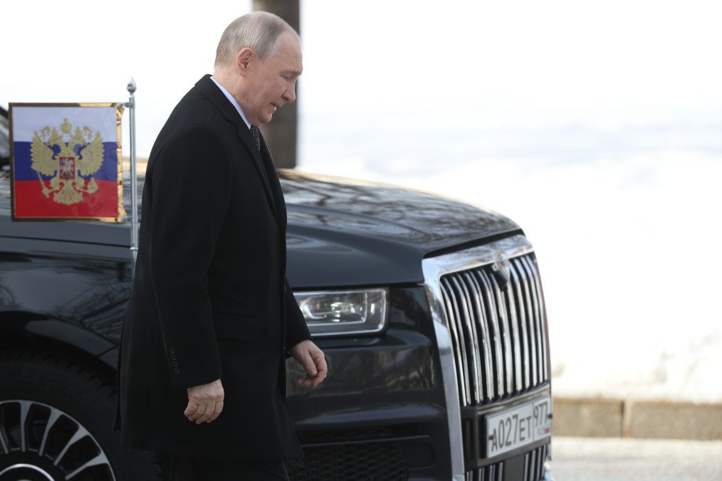 Russian leader Vladimir Putin walks beside his Aurus limousine during a wreath-laying ceremony at the Tomb of the Unknown Soldier in Moscow on February 23, 2025. (Source: Getty Images) Russian leader Vladimir Putin walks beside his Aurus limousine during a wreath-laying ceremony at the Tomb of the Unknown Soldier in Moscow on February 23, 2025. (Source: Getty Images)