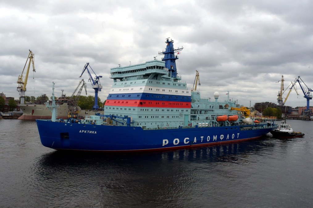 Russia’s Arktika nuclear-powered icebreaker departs St. Petersburg for its maiden voyage to Murmansk, September 22, 2020. (Source: AFP/Getty Images)