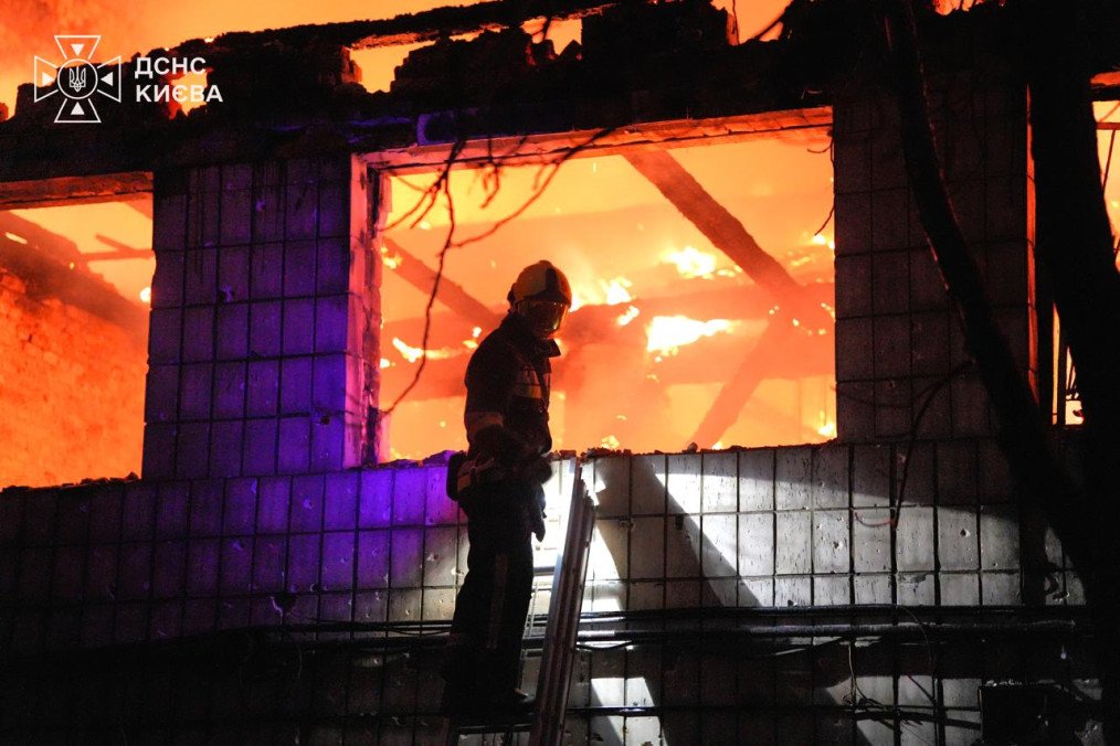 Ukrainian firefighter at the site of a Russian airstrike in Kyiv, September 1, 2026. Ukrainian firefighter at the site of a Russian airstrike in Kyiv, September 1, 2026.