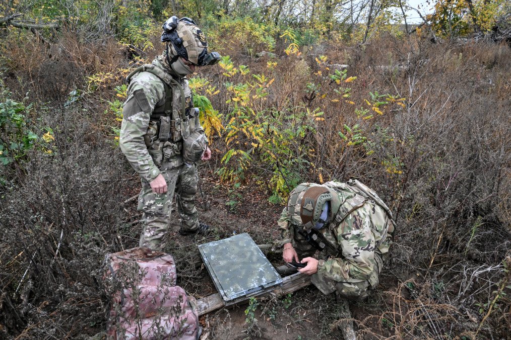 Soldiers from a separate task rifle battalion of the National Police of Ukraine set up a Starlink satellite communication terminal at a combat position in Ukraine’s Donetsk region on October 16, 2026. Soldiers from a separate task rifle battalion of the National Police of Ukraine set up a Starlink satellite communication terminal at a combat position in Ukraine’s Donetsk region on October 16, 2026.