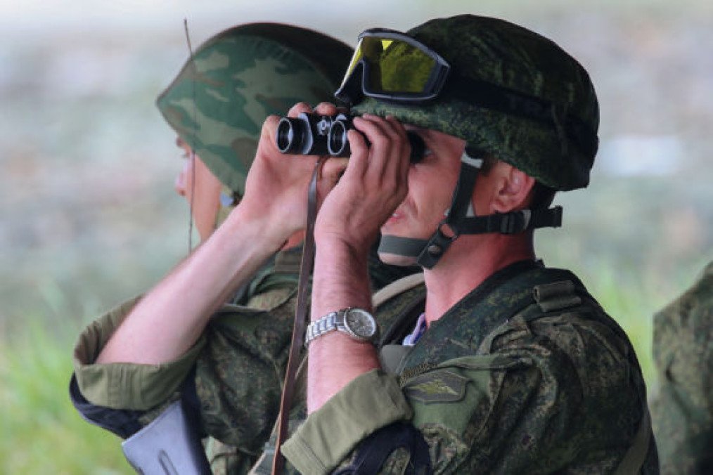 Moscow Puts Utility Workers on Rooftops to Spot Ukrainian Drones Before Victory Day