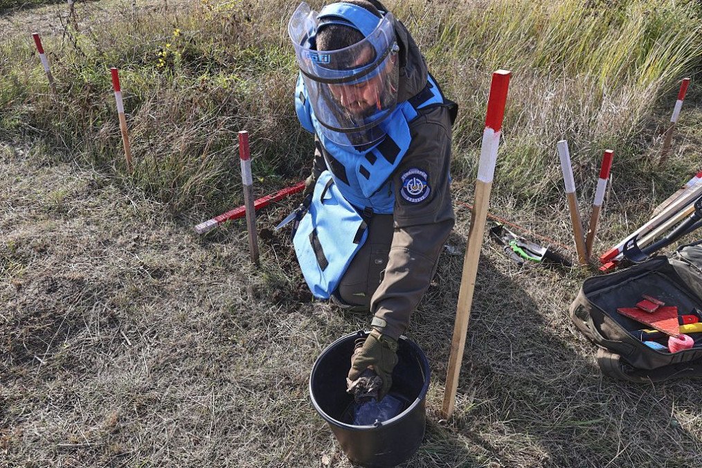 A participant in the United Nations Development Programme (UNDP) Veterans humanitarian demining program practices his skills at a training ground, Kharkiv region, Ukraine, on October 28, 2026. (Source: Getty Images)