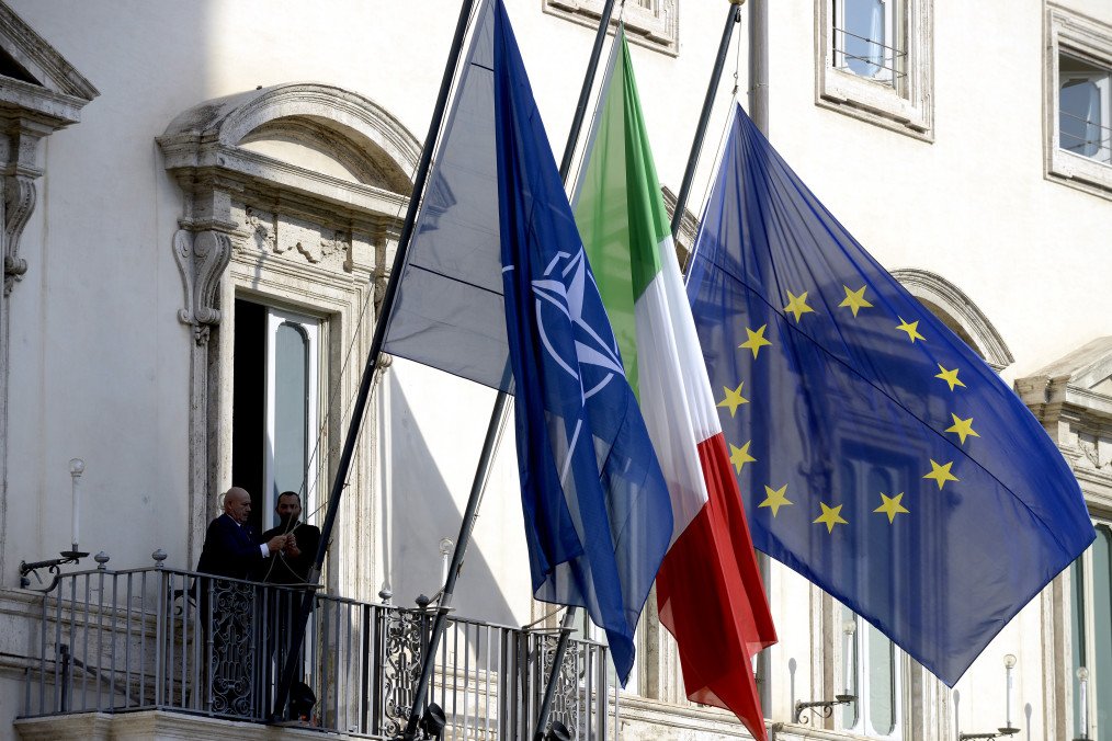 Global Leaders Gather in Rome to Unveil Marshall Plan–Style Recovery for Ukraine flags