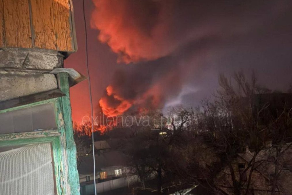 Fire at a Russian Ammunition Depot After Ukrainian Drone Strike in Occupied Makiivka, Jan 13, 2026. (Photo: exilenova) Fire at a Russian Ammunition Depot After Ukrainian Drone Strike in Occupied Makiivka, Jan 13, 2026. (Photo: exilenova)
