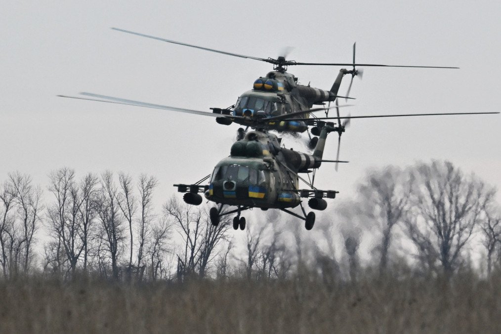 Ukrainian Mi-8 military helicopters fly at low altitude in the Kharkiv region on April 2, 2023. (Source: Getty Images) Ukrainian Mi-8 military helicopters fly at low altitude in the Kharkiv region on April 2, 2023. (Source: Getty Images)