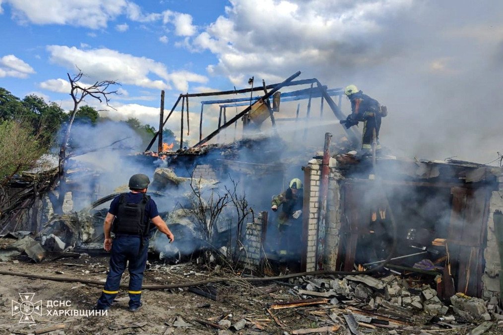 Emergency crews extinguish a fire at a residential property damaged by a Russian guided aerial bomb strike on Izium, Kharkiv region, August 13, 2026. (Source: DSNS Kharkiv) Emergency crews extinguish a fire at a residential property damaged by a Russian guided aerial bomb strike on Izium, Kharkiv region, August 13, 2026. (Source: DSNS Kharkiv)