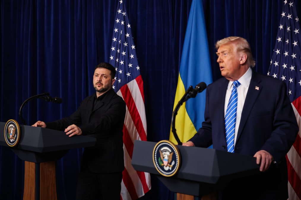 Washington Conditions Security Pledge on Ukraine Retreat from Donbas Ukrainian President Volodymyr Zelenskyy and US President Donald Trump. (Source: Getty Images)