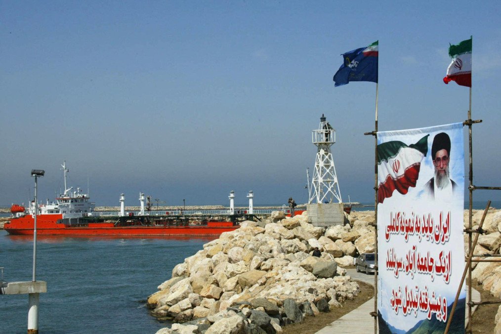 Iranian oil tanker in the Caspian Sea near the Neka oil terminal in Iran’s Mazandaran region. (Source: Getty Images)