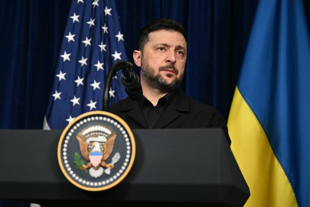 Ukraine’s 20-Point Plan to End War Should Be Decided by the People, Zelenskyy Says Ukranian President Volodymyr Zelenskyy speaks during a press conference with US President Donald Trump following talks at Trump's Mar-a-Lago residence in Palm Beach, Florida, on December 28, 2025. (Source: Getty Images)