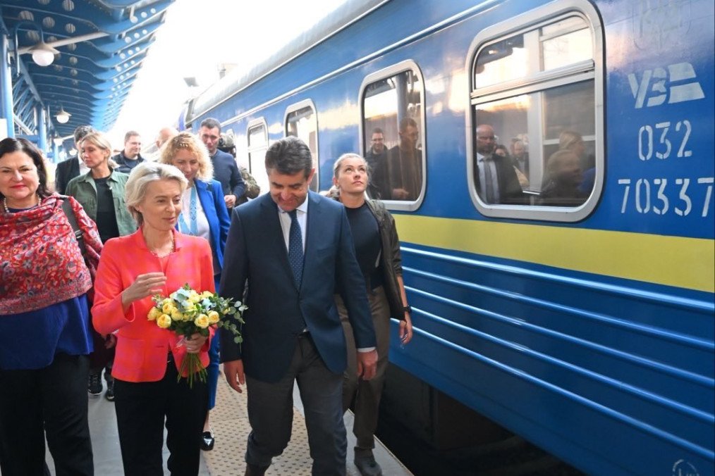 Von der Leyen Arrives in Kyiv to Discuss European Support Amid Winter Preparations