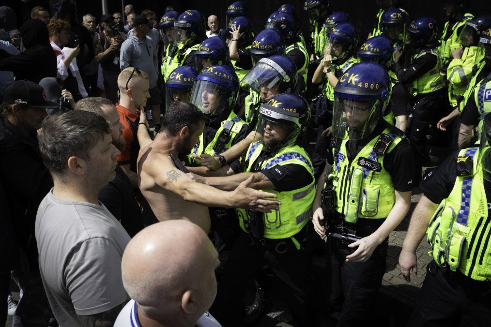 Russian-Linked News Outlet Fuels Violent Anti-Immigrant Riots Across British Cities