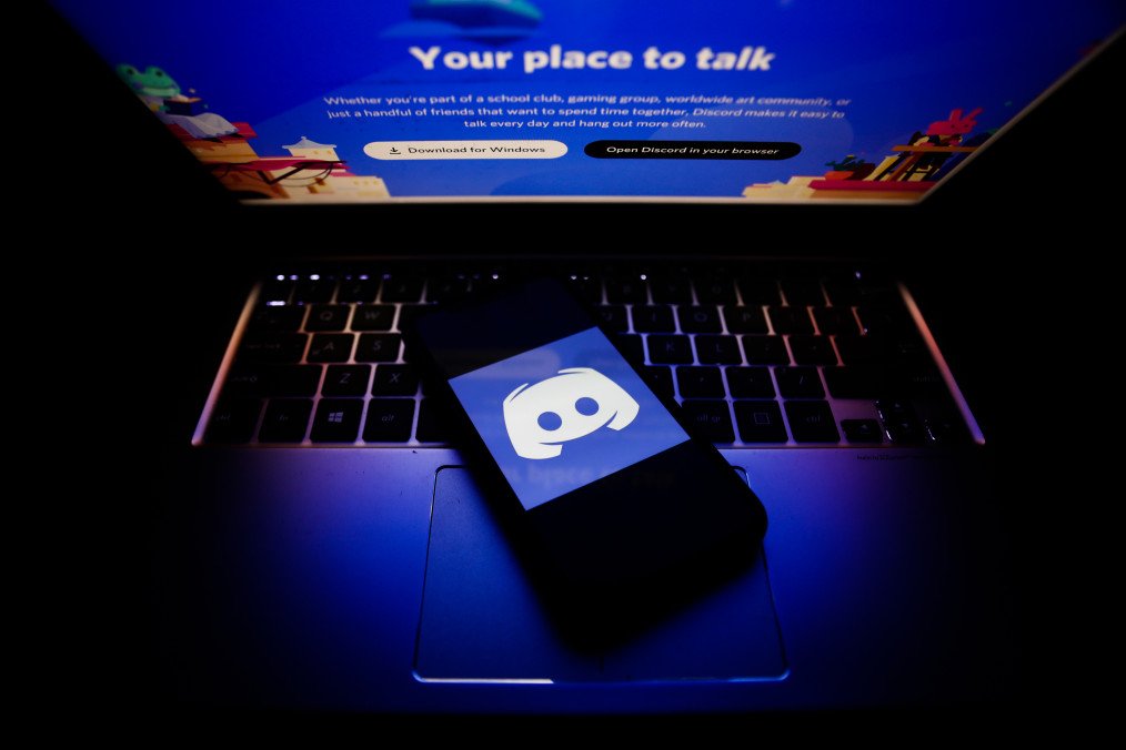 Russia Blocks Discord Messenger, Citing Violation of National Laws