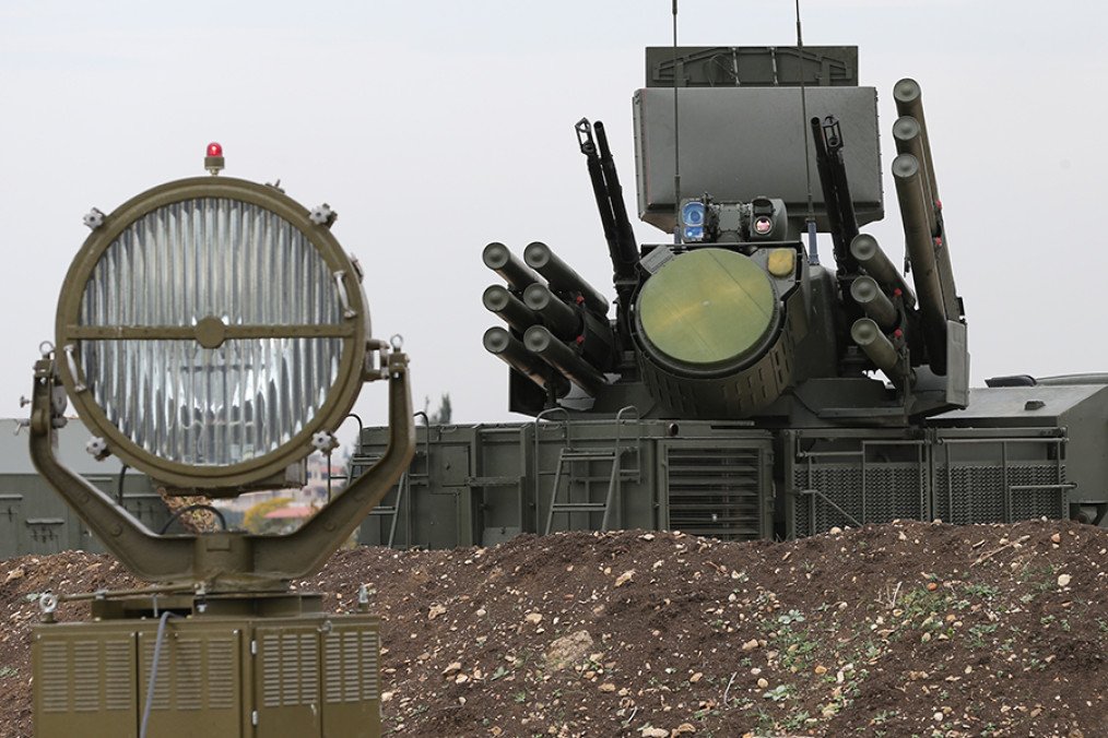 Russian Pantsir-S air defense system in Syria, 2017. Russian Pantsir-S air defense system in Syria, 2017.