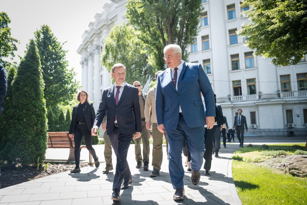 Germany Blasts Putin’s “Peace” Offer as a Sham, Vows Continued Ukraine Support Germany Blasts Putin’s “Peace” Offer as a Sham, Vows Continued Ukraine Support