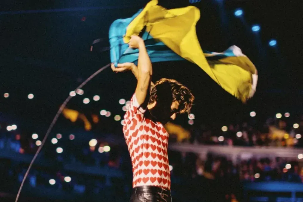 flag of ukraine at a harry styles concert